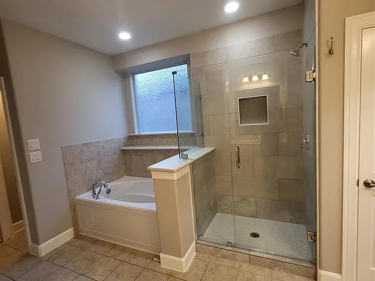 606 Admiral Bay Ln — Photo 29