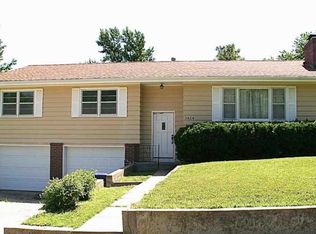 3424 SW Eveningside Dr, Topeka, KS 66614