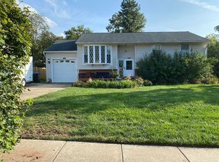 14917 Carlbern Dr, Centreville, VA 20120