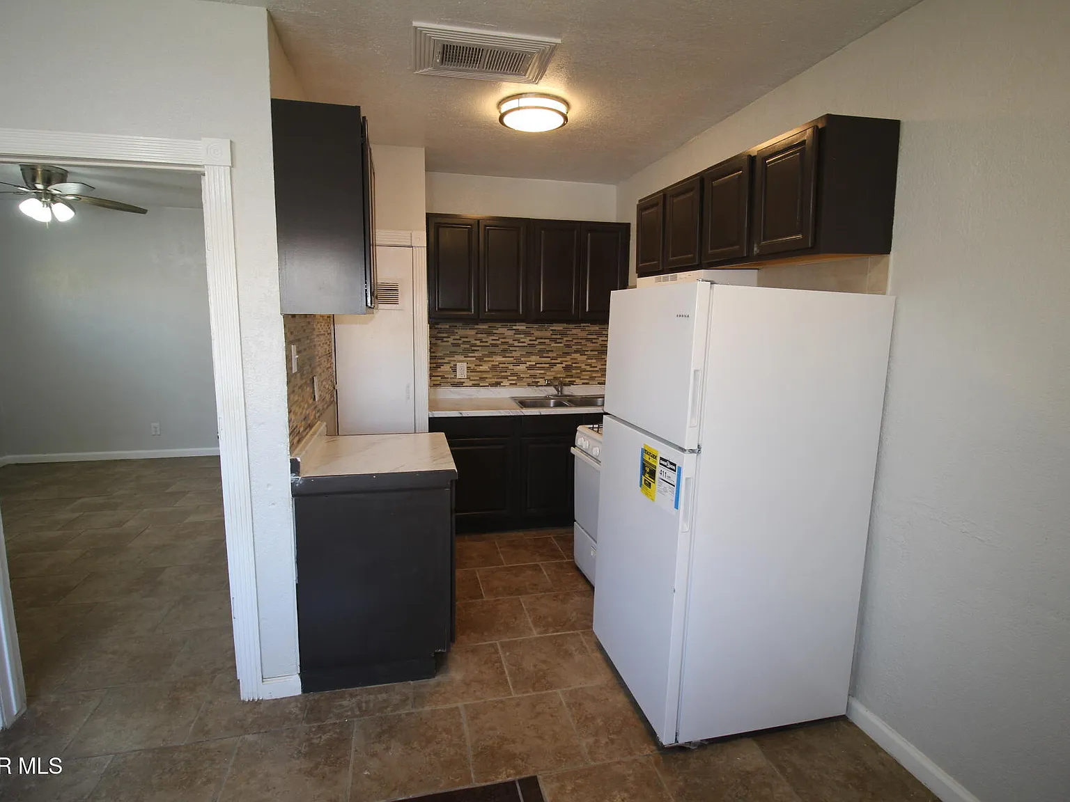 1 bed, 1.0 bath, 650 sqft, $800 — Photo 4