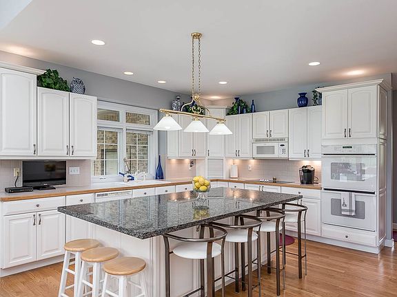 3rd image of 5718 Stillwater Ln