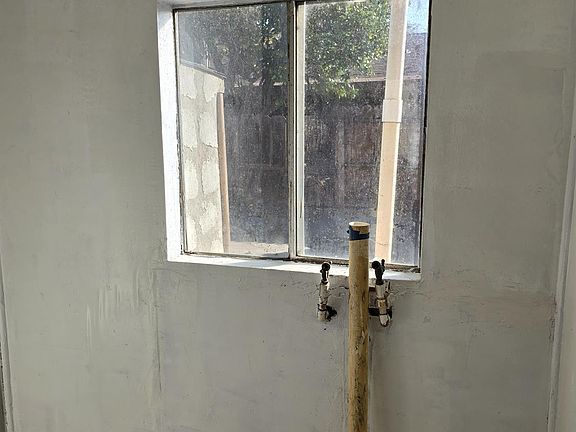 5th image of 149 E 2nd St