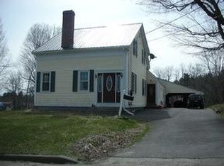 4 Maple St, Hallowell, ME 04347