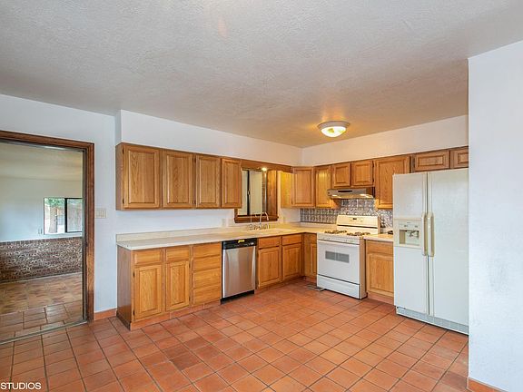 3rd image of 2855 Calle De Fira