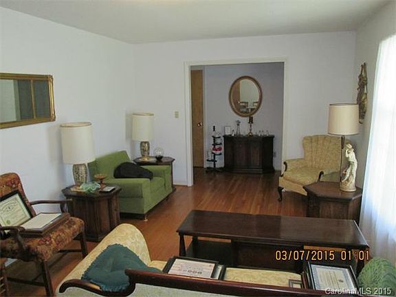 2nd image of 1908 Kingston Dr