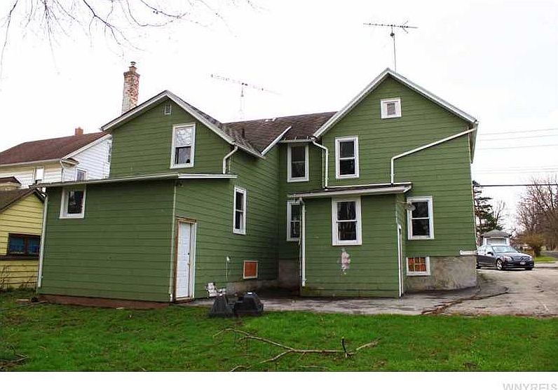 2nd image of 263 E Park St