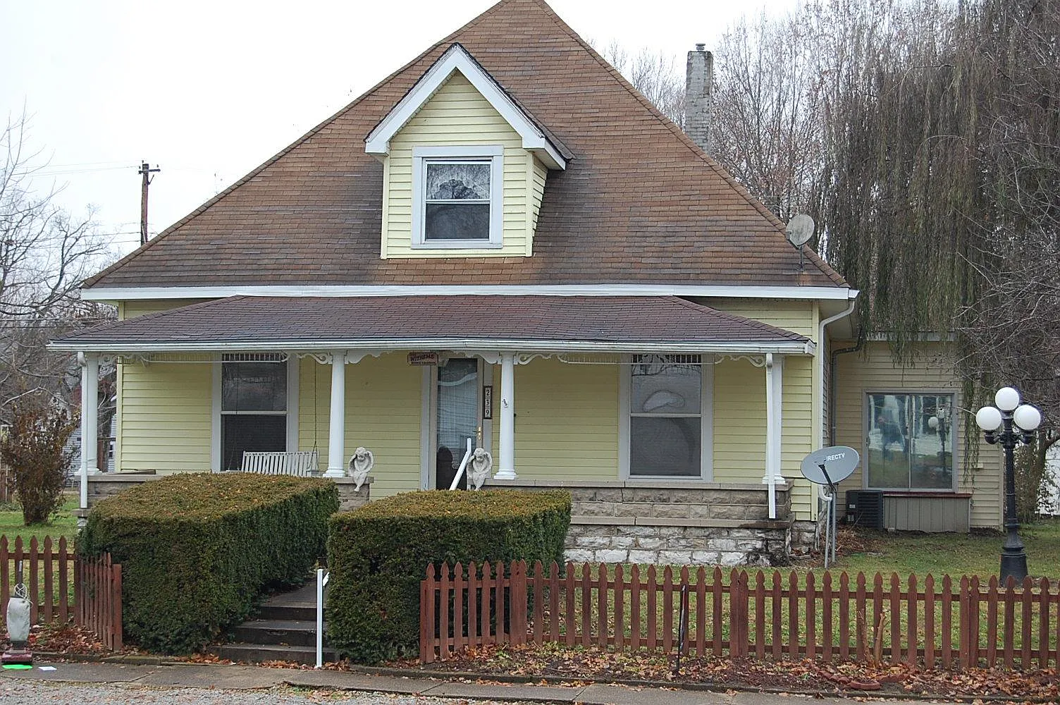 239 W Jefferson St photo 1