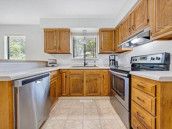 5th image of 3110 Glenmont Dr