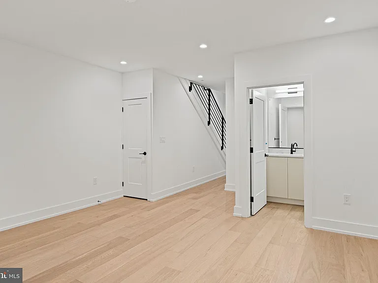 706 Latona St #I — Photo 15
