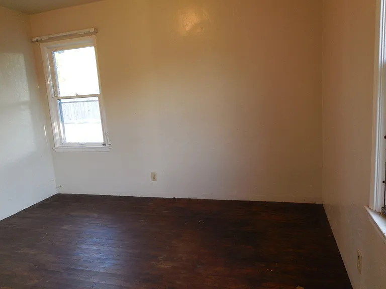 456 Drakeley Ave — Photo 15