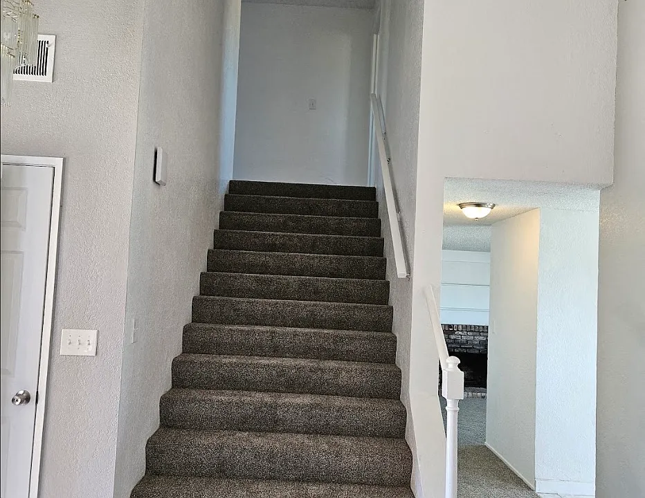 12 Sharon Dr