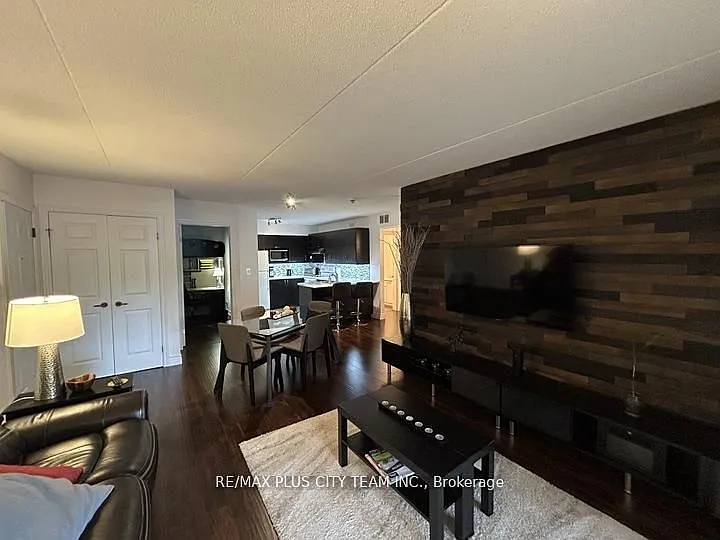 2 bed, $2,350 — Photo 1