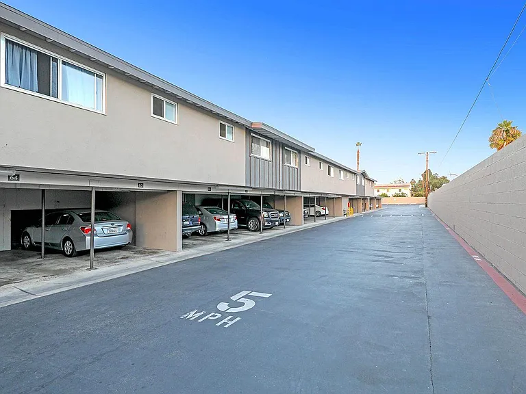 Pacific Villas — Photo 18