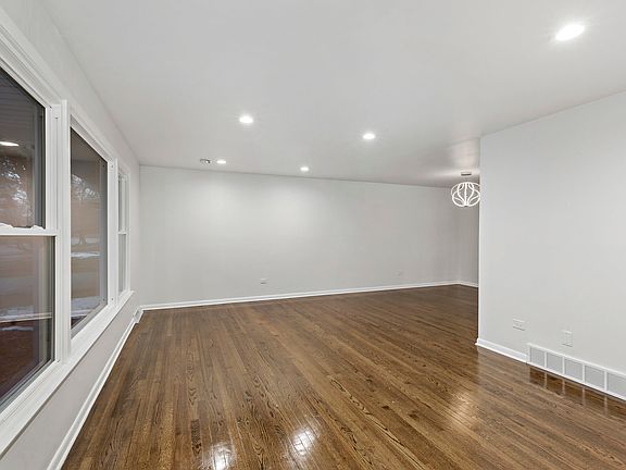 3rd image of 17136 Ingleside Ave