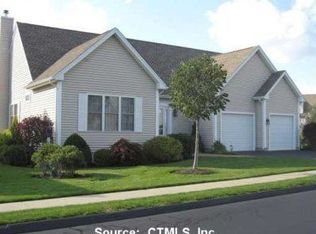 4 Balsam Ridge Cir, Wallingford, CT 06492