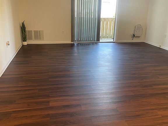 5th image of 1019 Ravens Crest Dr