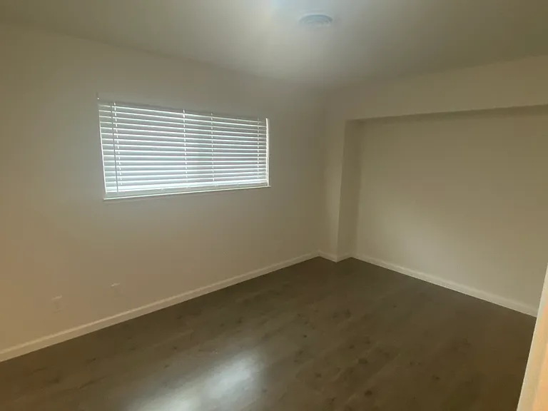 805 Poplar Ave — Photo 6
