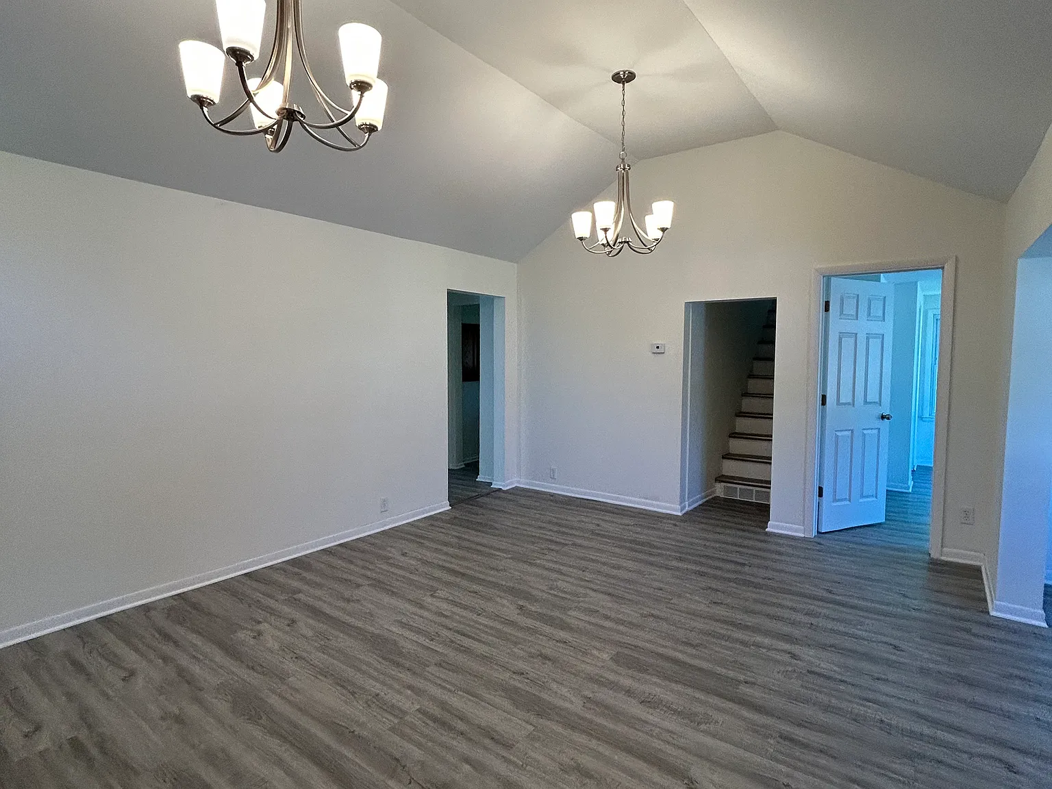 4 bed, 1276 sqft, $3,000 — Photo 3