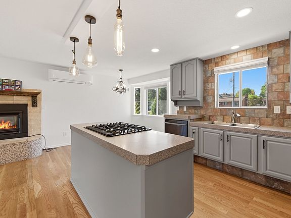 5th image of 5709 N 48th St