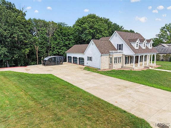 5th image of 412 Willow Creek Dr