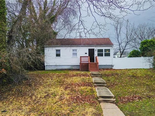 60 Sycamore Ave, Newport News, VA 23607