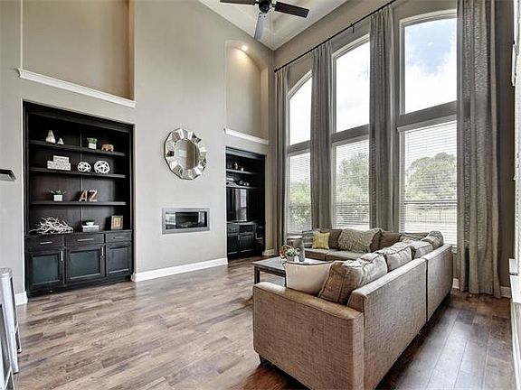 5th image of 203 Margaret Cir