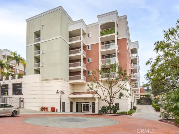 3740 Santa Rosalia Dr #323, Los Angeles, CA 90008