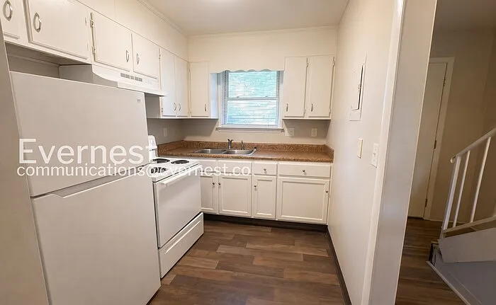 2 bed, 1.5 bath, 855 sqft, $849 — Photo 3