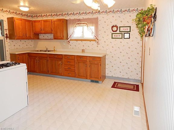 4th image of 1715 Dannley Dr
