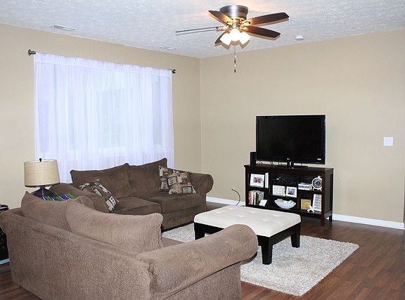 4th image of 346 Chapelhill Dr
