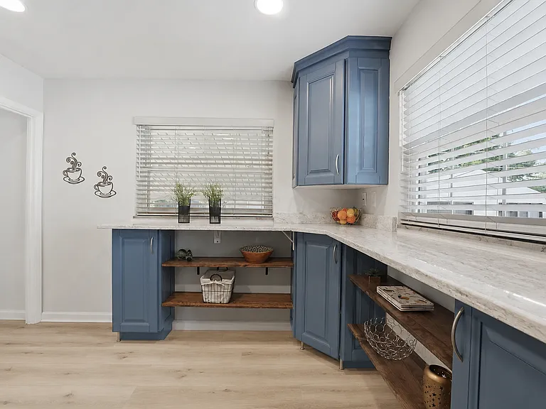 2257 Fishinger Rd — Photo 8