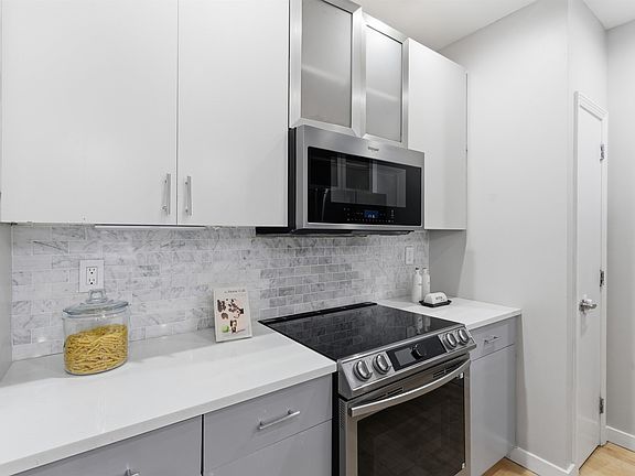 3rd image of 26 Avenue At Port Imperial APT 417