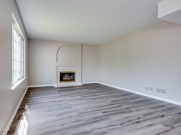 4th image of 448 Bourbon Ln