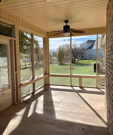 4th image of 437 Glenvalley Cir