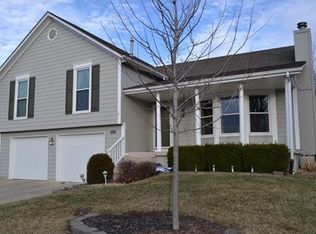 833 NE Michael Dr, Lees Summit, MO 64086