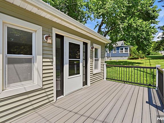 2nd image of 82 Fairview Dr W