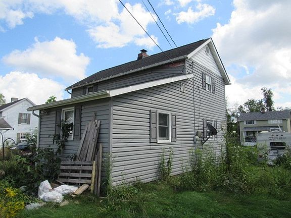 5th image of 126 1st St