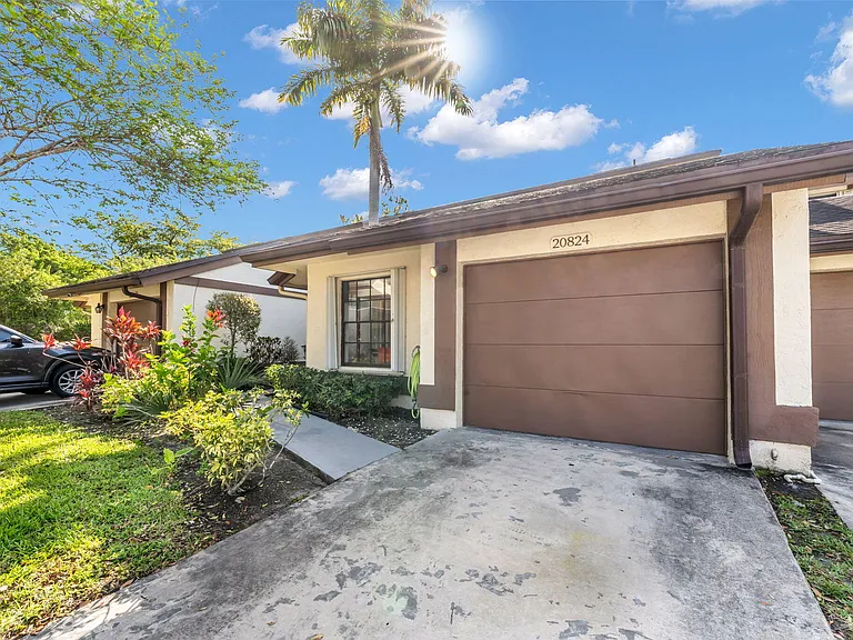 20824 Boca Ridge Dr N — Photo 2