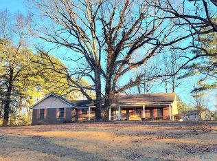 61 Lemmond Cir, Somerville, AL 35670