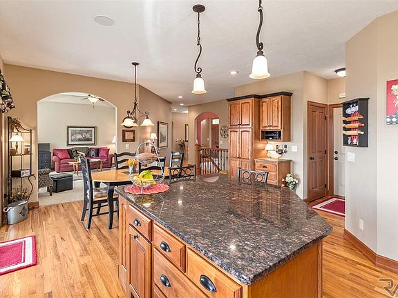 5th image of 1305 W Braxton Dr