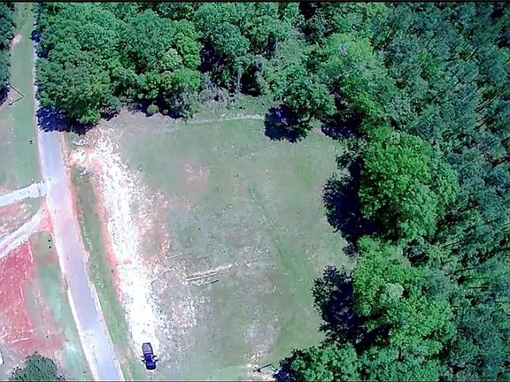 3rd image of 531 Dogwood Ln
