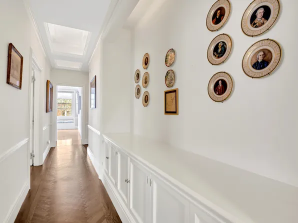 1 Sutton Place South image 18 of 26