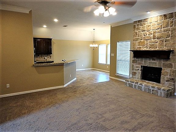4th image of 216 Bay Hill Drive