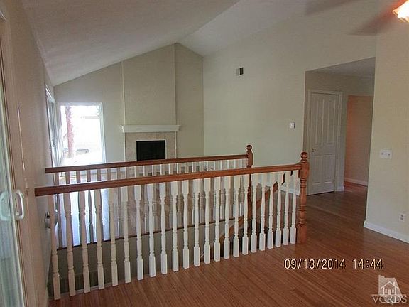 4th image of 19 Sparrowhawk Ln