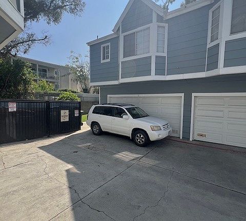 2nd image of 812 N Inglewood Ave