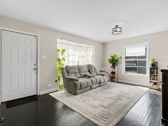 4th image of 16962 Page Ave