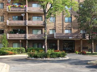 720 Wellington Ave UNIT 502, Elk Grove Village, IL