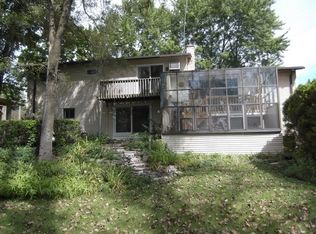 802 N Bennett St, Geneva, IL 60134