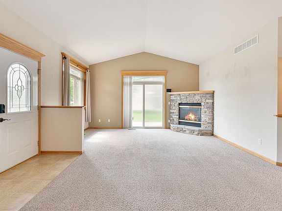 3rd image of 4121 Trumpeter Dr SE
