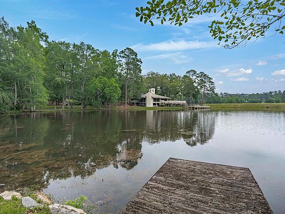 2nd image of 77 Ridge Lake Dr